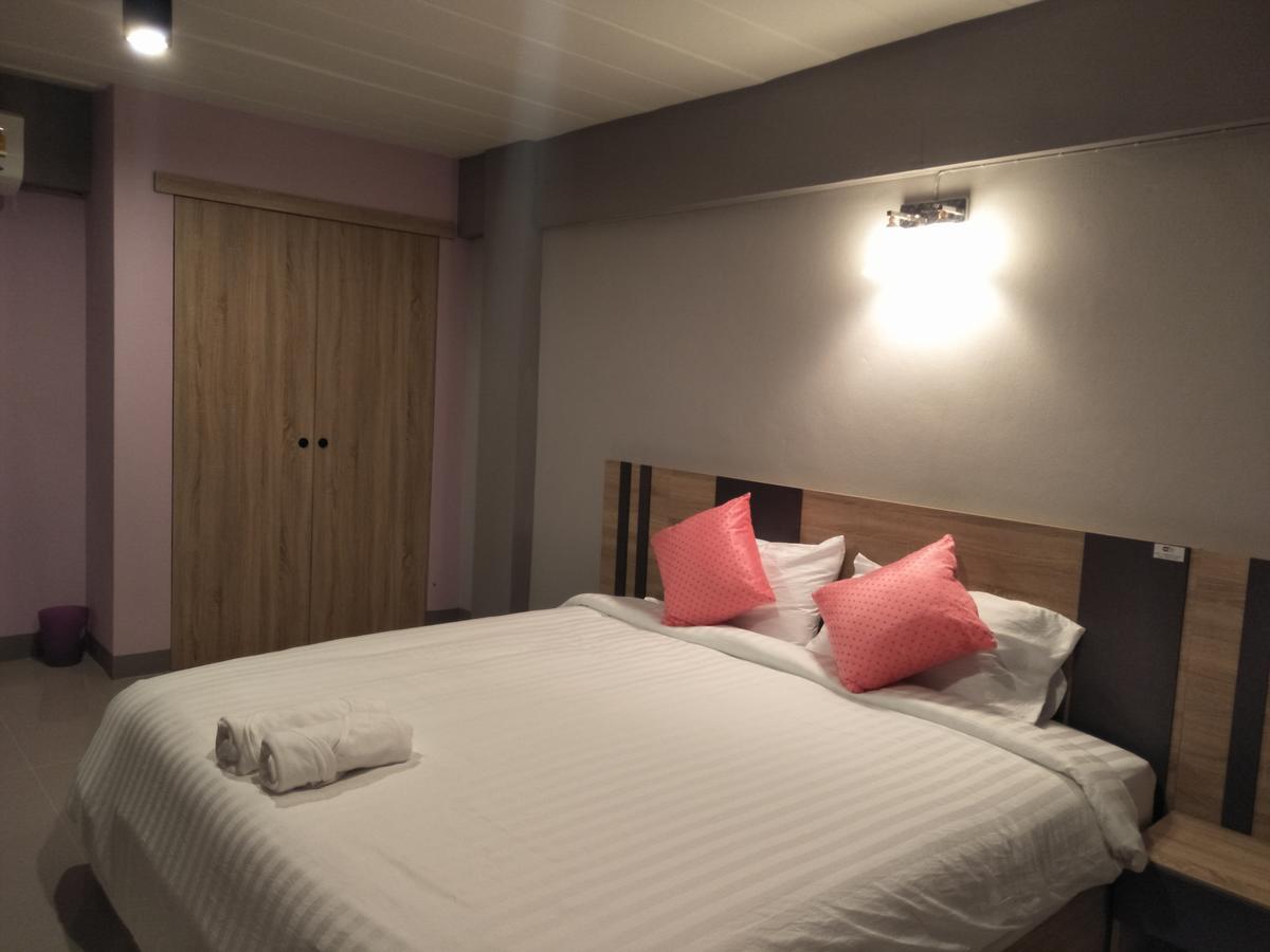 Rinrada Place Hotel Ubonratcsathani Kültér fotó