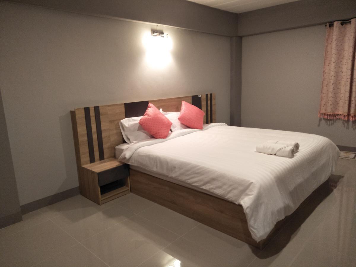 Rinrada Place Hotel Ubonratcsathani Kültér fotó